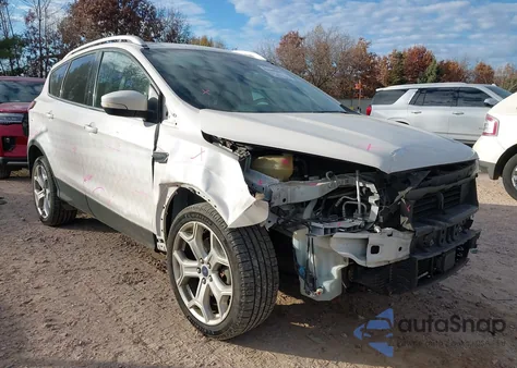 2018 Ford Escape Titanium из США, поврежденный, VIN 1FMCU9J93JUD48013